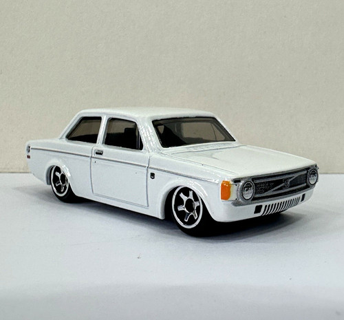 Hot wheels volvo 142 - volvo,