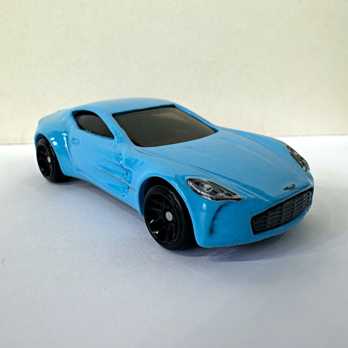 Hot wheels aston martin one - hot,